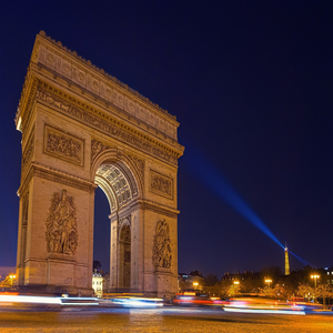 Image by jplenio titled ’paris, arc de triomphe, night’. Source: Pixabay